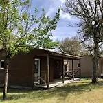 Camping Confortable Avec Terrasse Pour 7 Personnes - Api-1-52-227 *