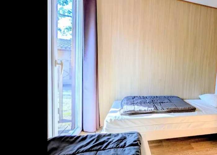Camping Confortable Avec Terrasse Pour 7 Personnes - Api-1-52-227